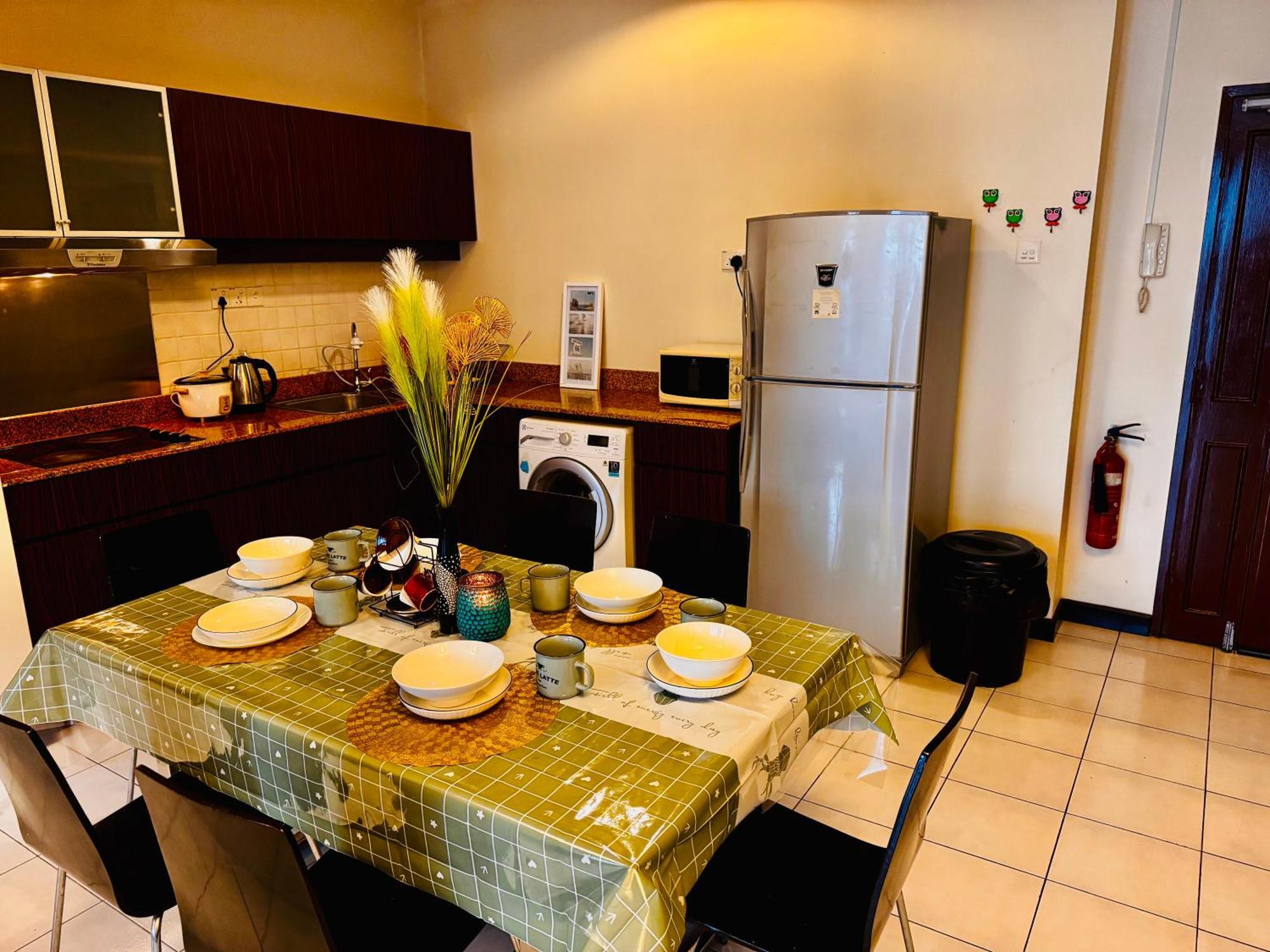 10 Seri Bukit Ceylon 5 Minutes To Alor Street Bukit Bintang Klcc Pavilion 2r2b 8 Pax Pangsapuri Kuala Lumpur