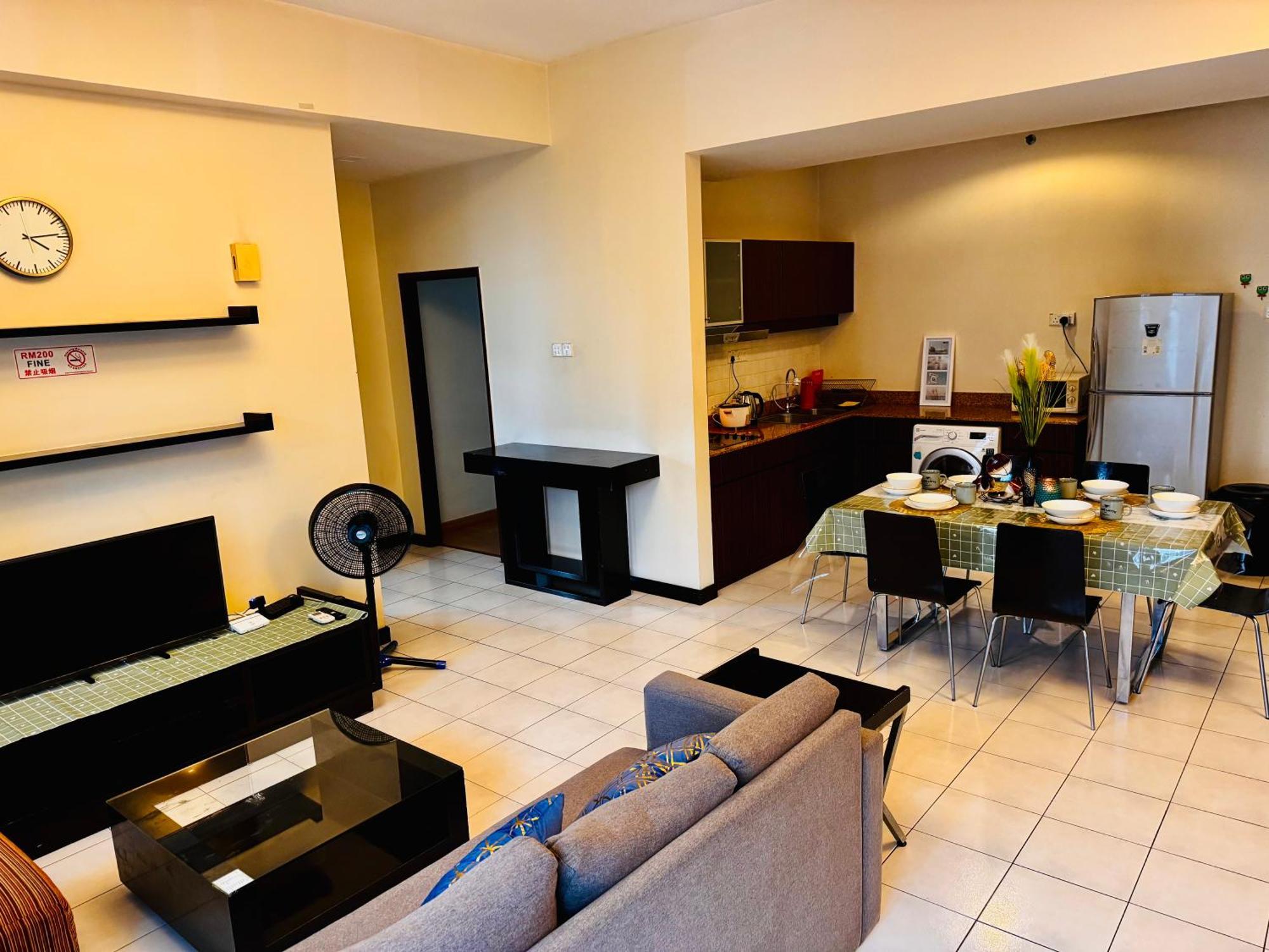 Pangsapuri 10 Seri Bukit Ceylon 5 Minutes To Alor Street Bukit Bintang Klcc Pavilion 2r2b 8 Pax Kuala Lumpur