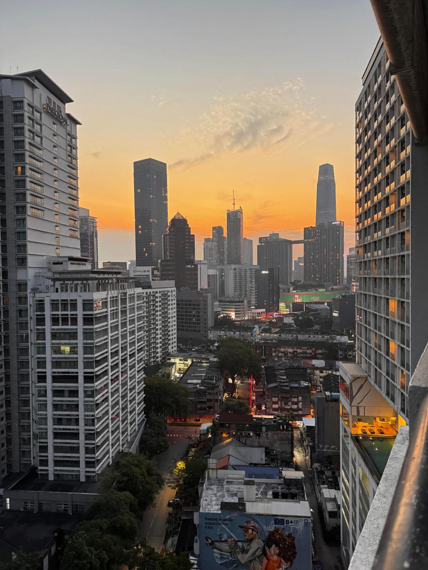 10 Seri Bukit Ceylon 5 Minutes To Alor Street Bukit Bintang Klcc Pavilion 2r2b 8 Pax Kuala Lumpur