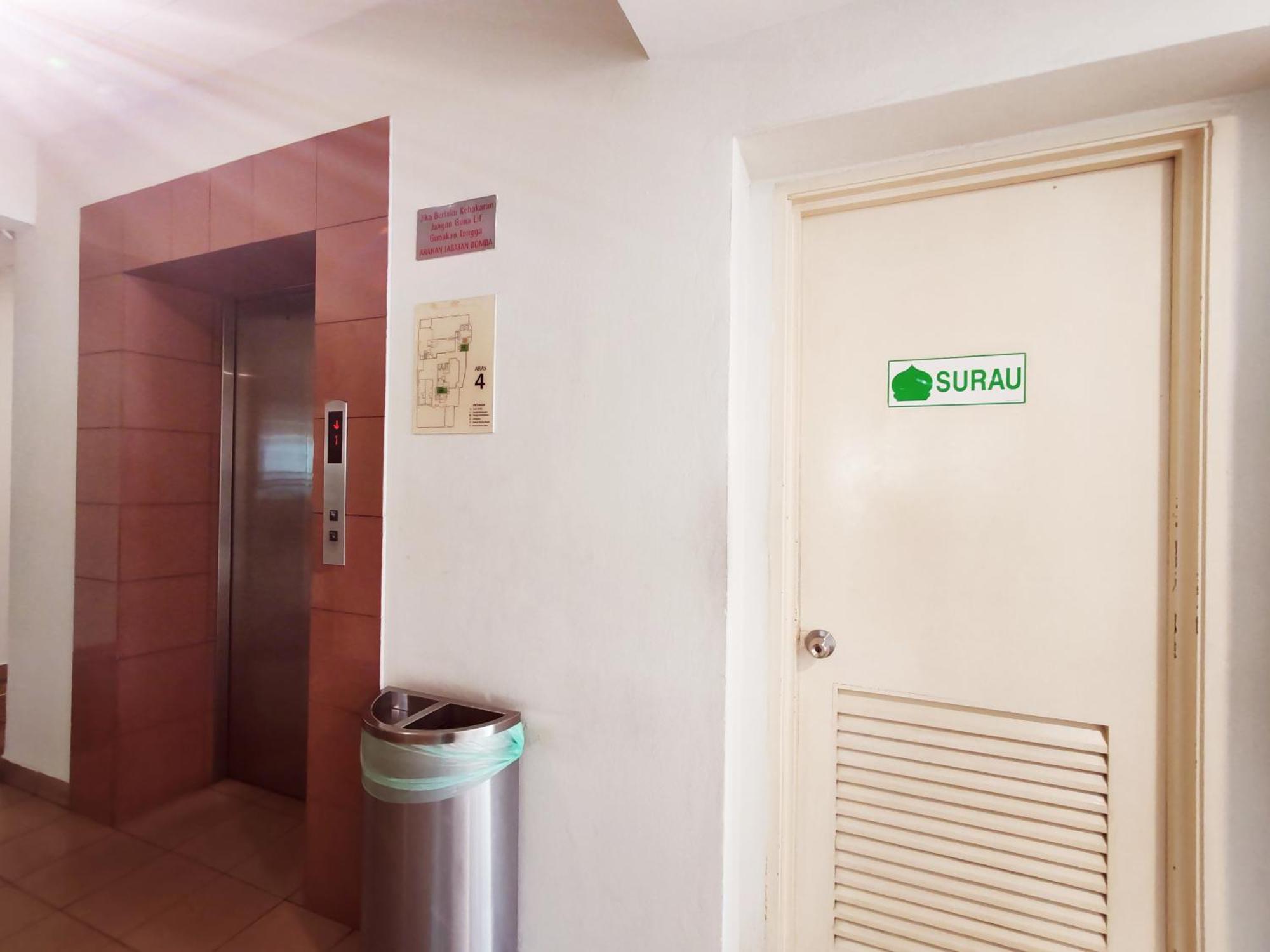 Pangsapuri 10 Seri Bukit Ceylon 5 Minutes To Alor Street Bukit Bintang Klcc Pavilion 2r2b 8 Pax
